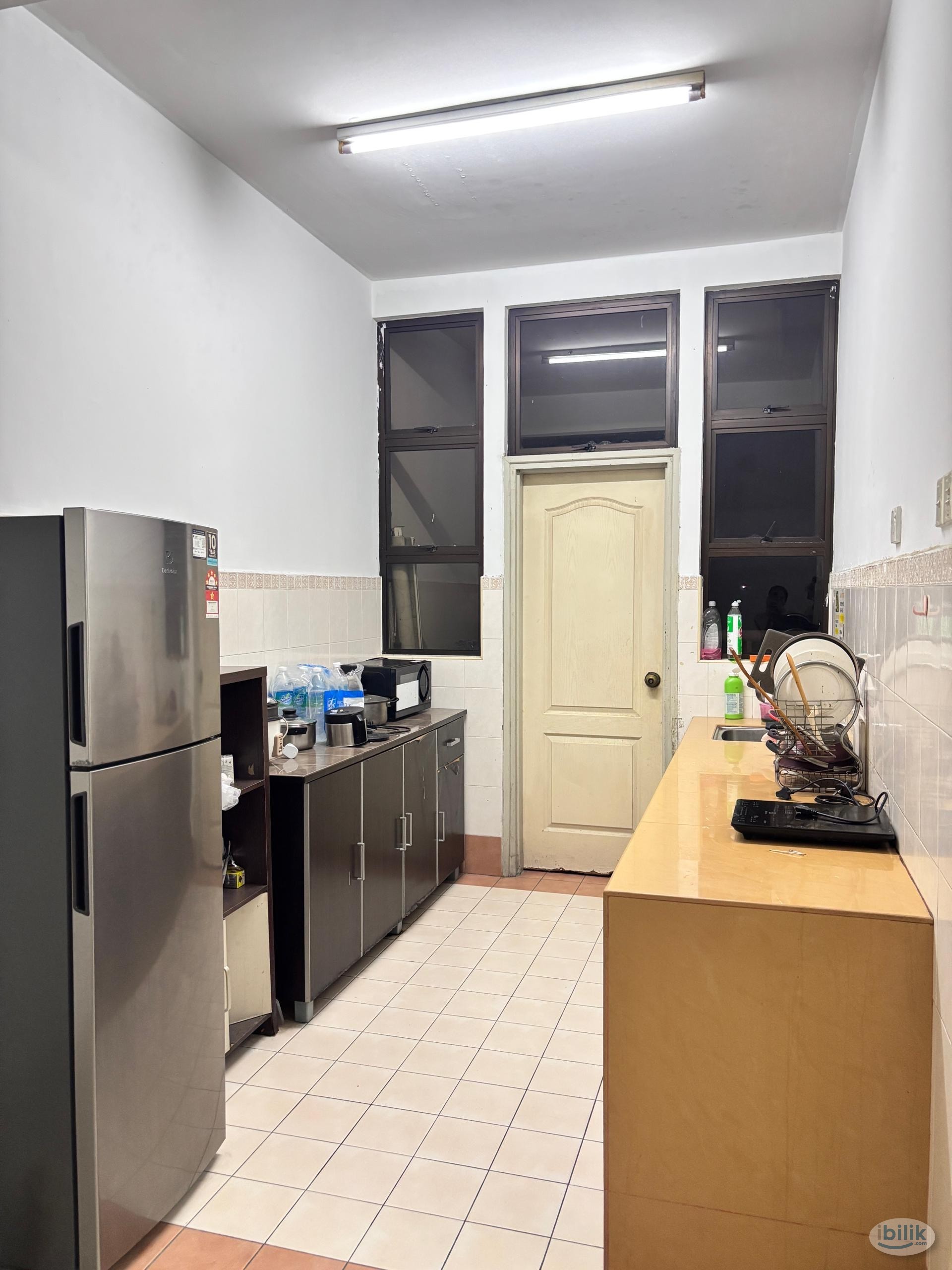 Middle Room at Pelangi Utama, Bandar Utama - Image 2