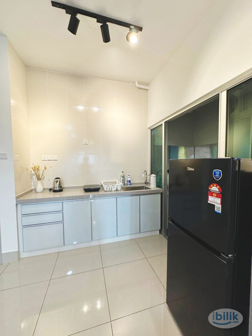 Brand New Fully Furnished Middle Room • Move In Ready • Prime Location - Image 4