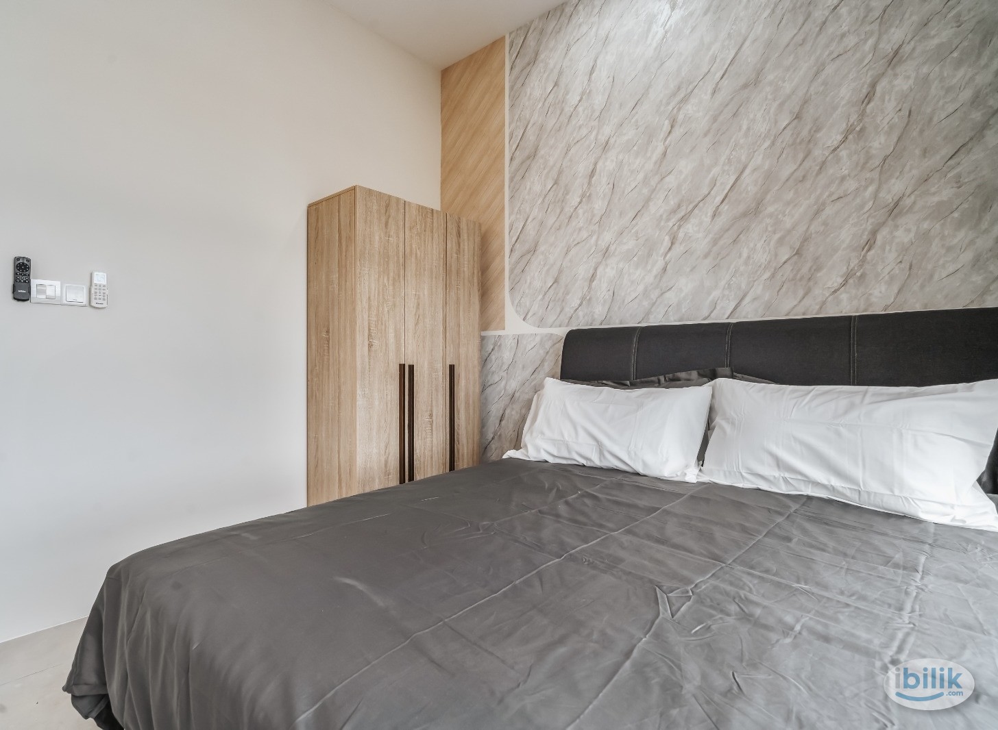 Middle Room at Meta Residences Putra Permai, Seri Kembangan - Image 2