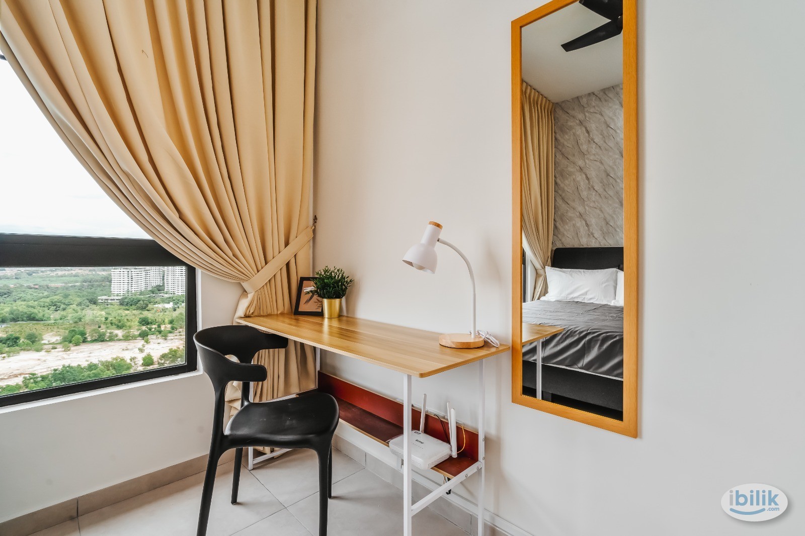 Middle Room at Meta Residences Putra Permai, Seri Kembangan - Image 3