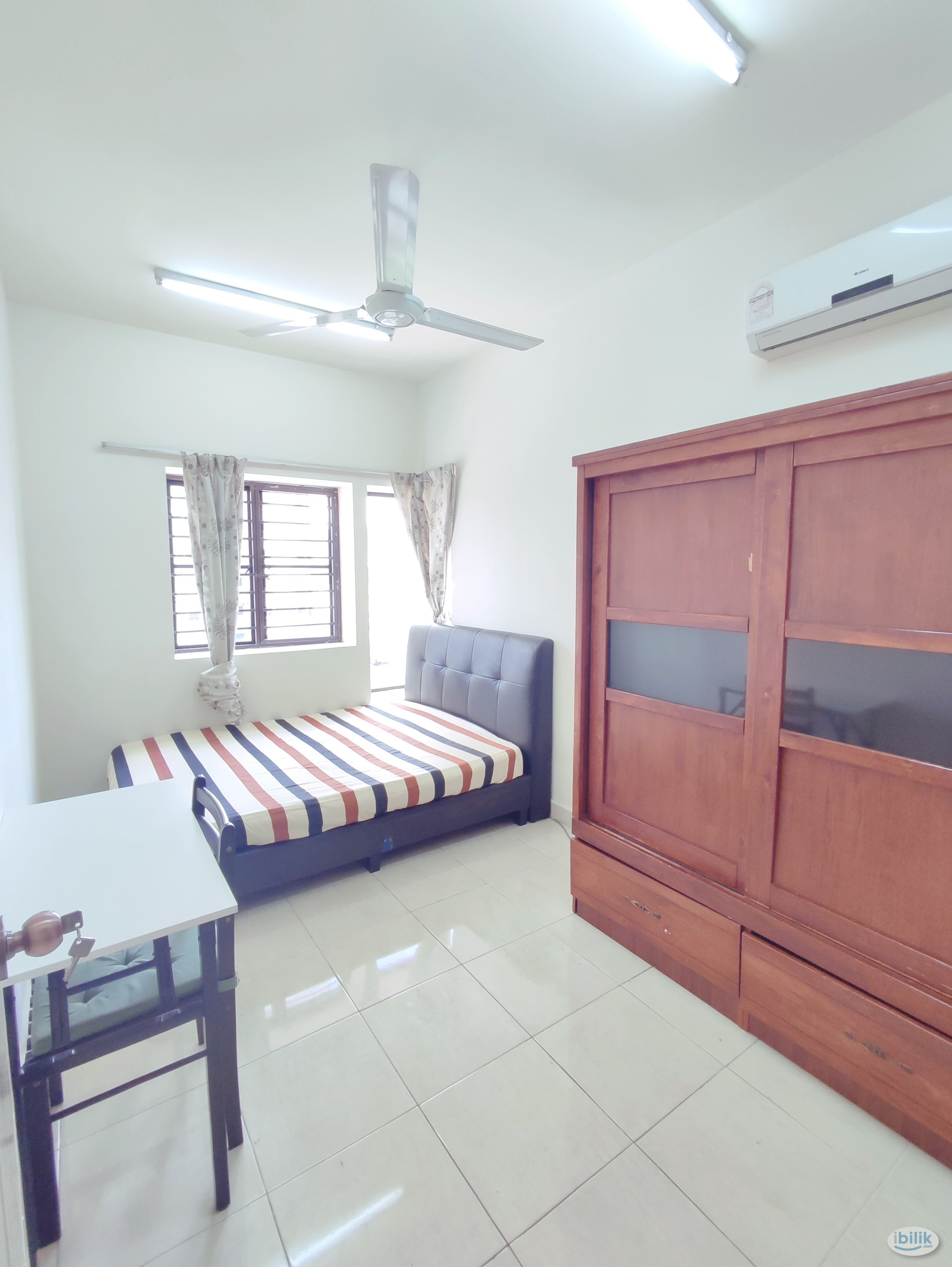 Male middle room at pelangi utama Condominium - Image 1