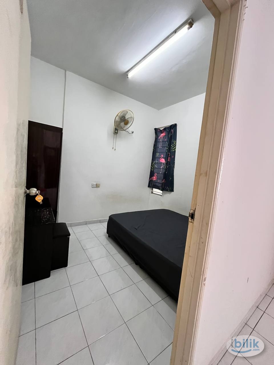 Middle Room at N-Park, Batu Uban - Image 1
