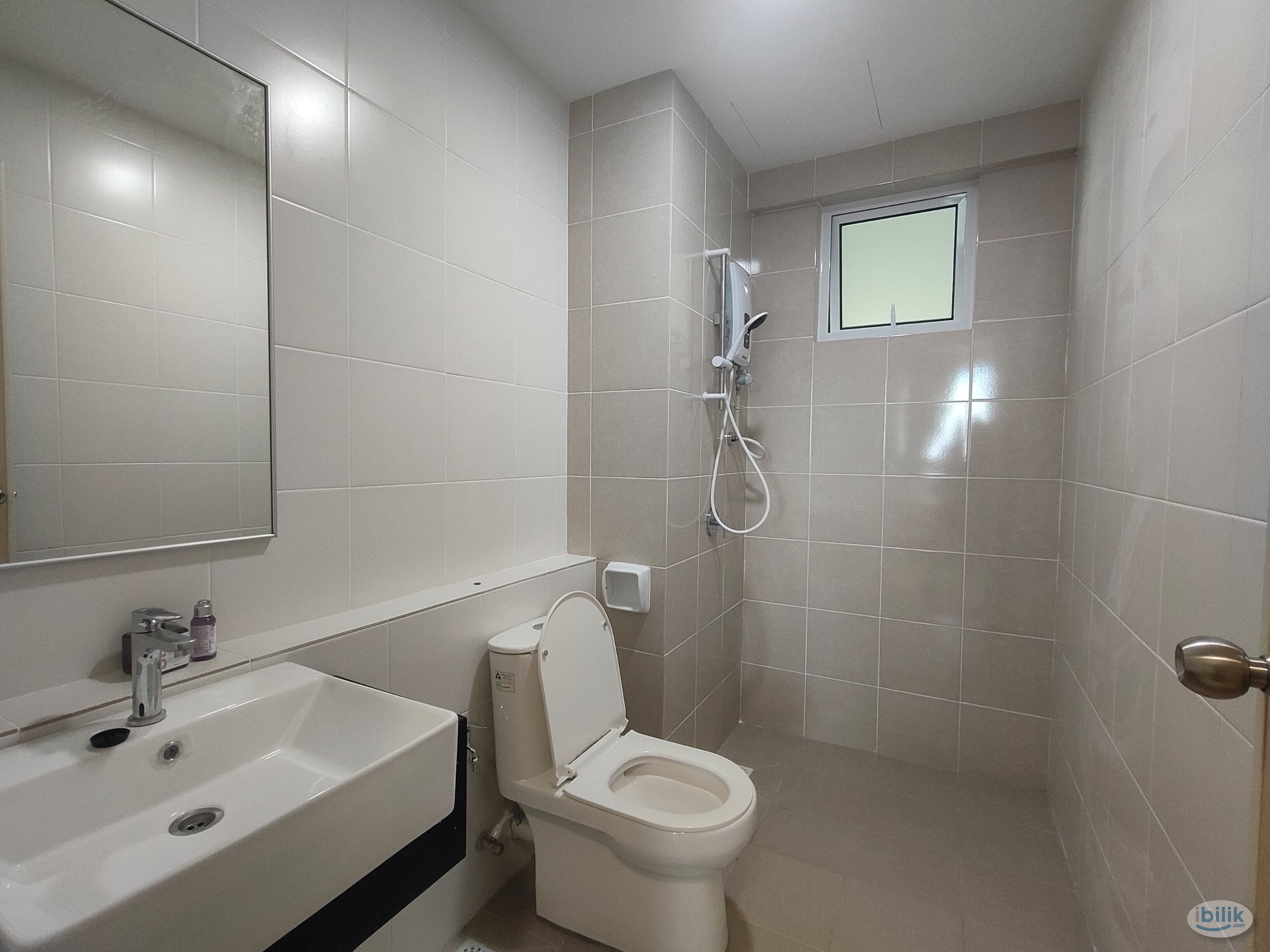 Masterbedroom for Rent at Havana - Image 3