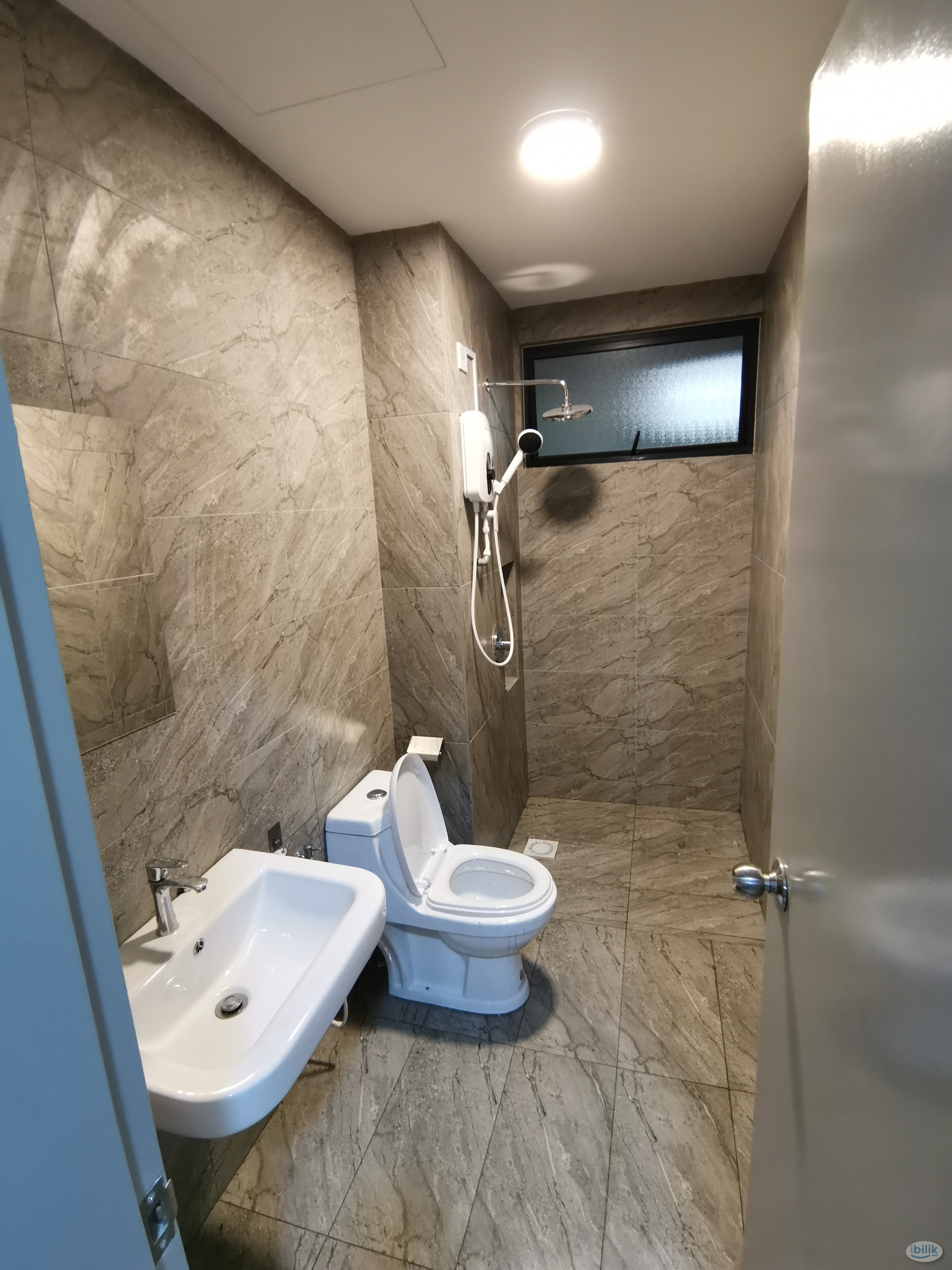 Fully Furnished Single room at The Hamstead Desa Tun Razak - Image 3