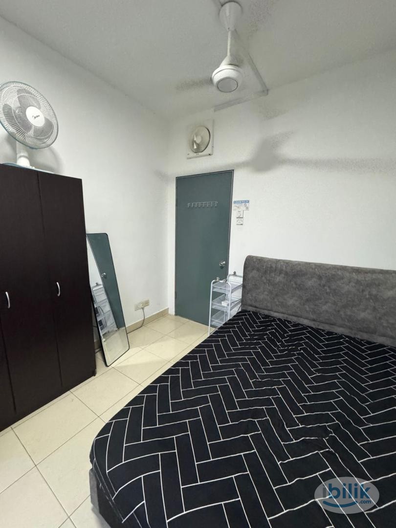 Fully Furnished Middle room with balcony at Juta Mines Condominium Seri Kembangan - Image 2