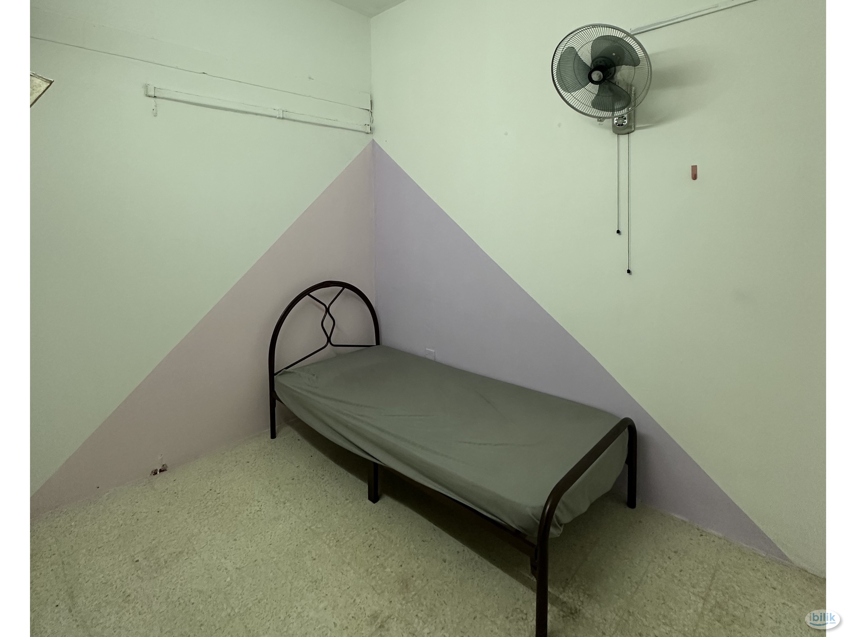 🌵☀️ SPACIOUS ROOM WALKING DISTANCE TO LRT TAMAN BAHAGIA 🚶‍♀️🚊 MOVE IN IMMEDIATELY WITH ZERO DEPOSIT 🙏🏻😱 - Image 1