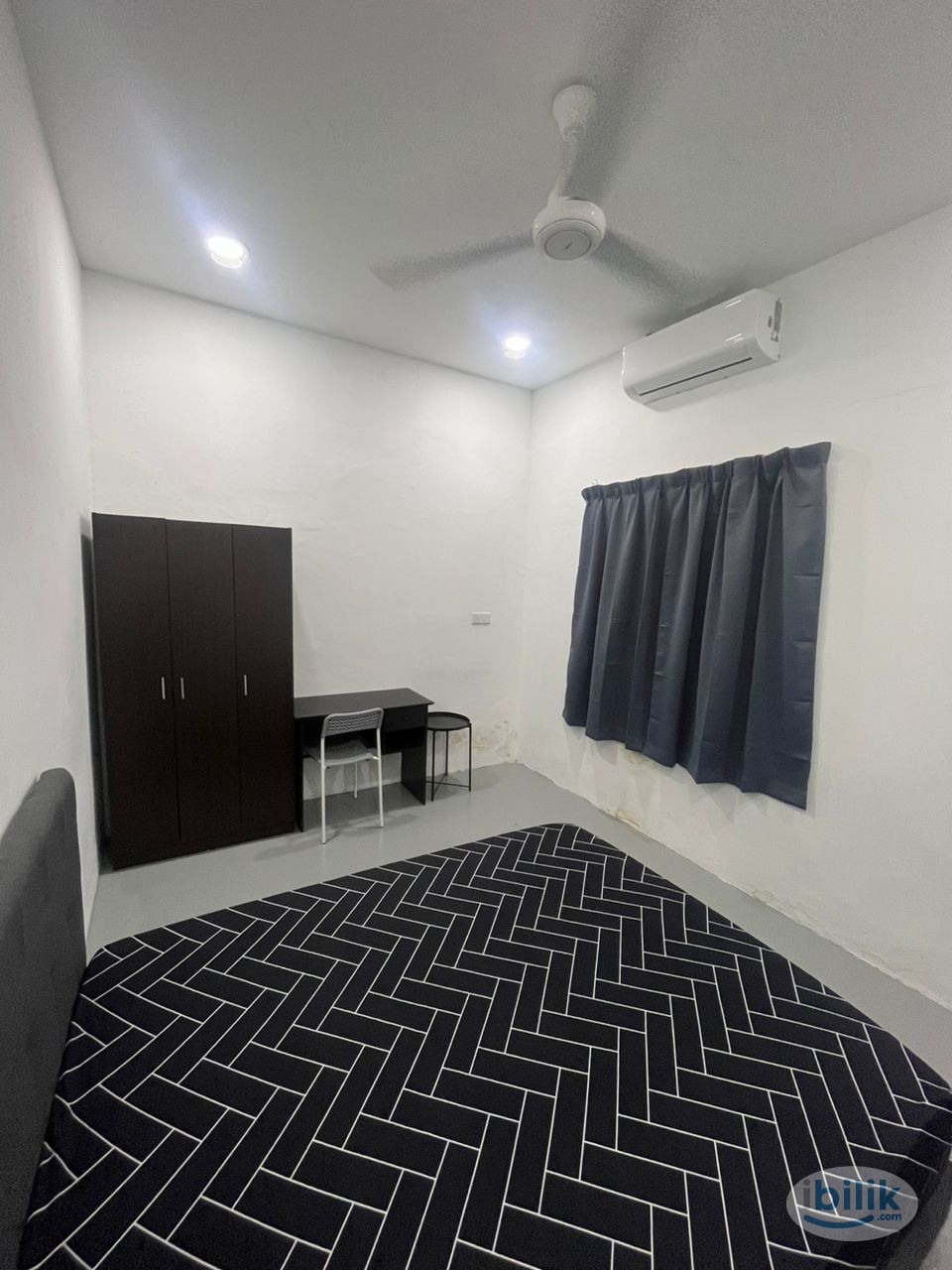 Fully Furnished Middle room at Jalan Logam Landed House Walking to Sunway Velocity - Image 2