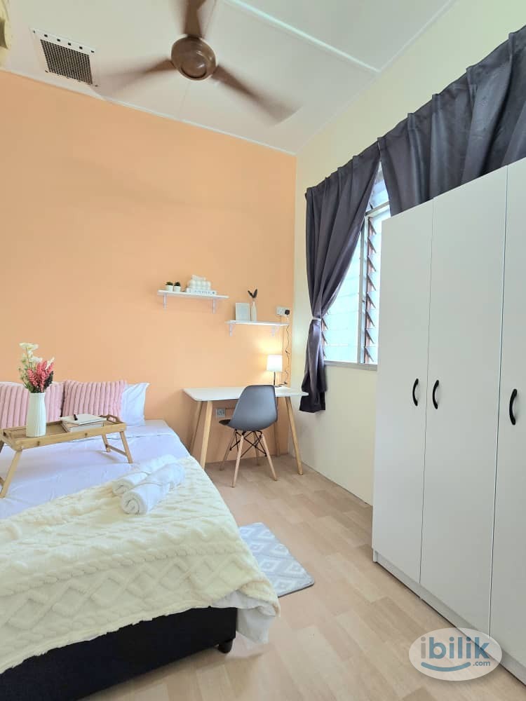 Taman Johor Jaya｜Middle Room | 5Mins To Tebrau - Image 2
