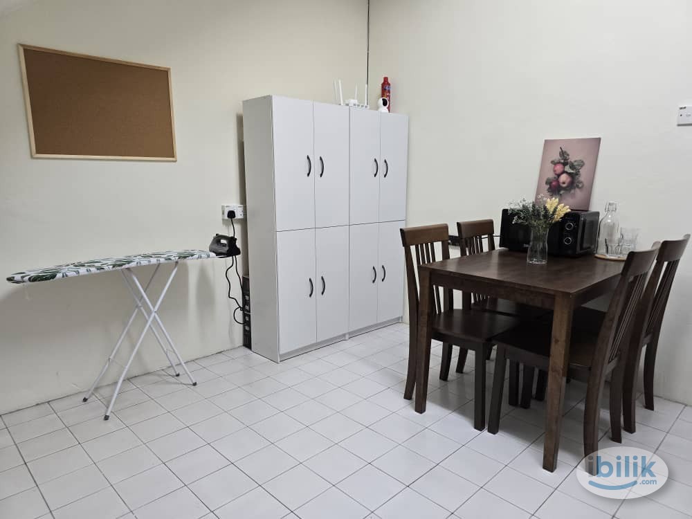 Taman Johor Jaya｜Middle Room | 5Mins To Tebrau - Image 4