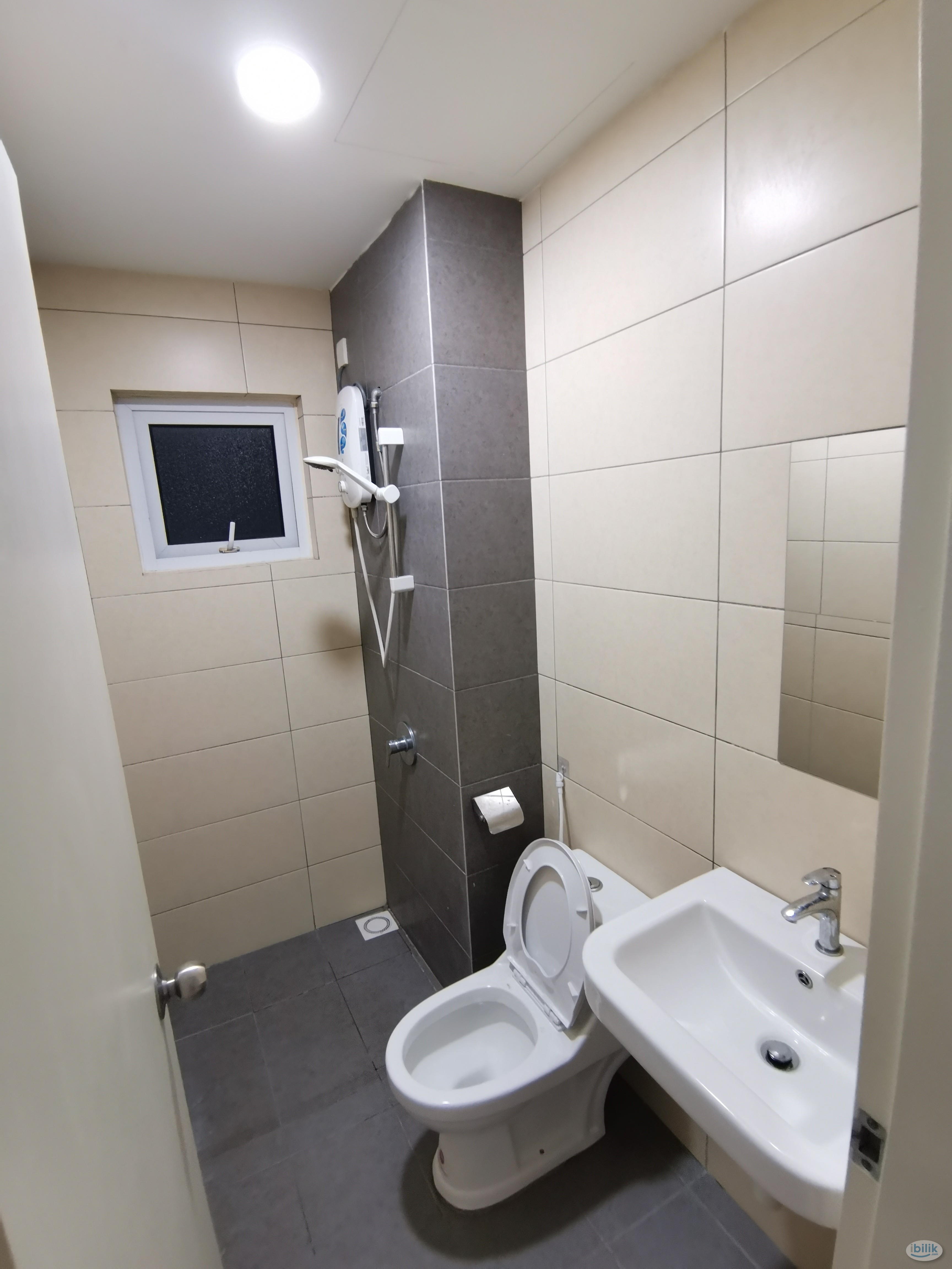 Fully Furnished Single room at The Holmes Bandar Tun Razak - Image 4