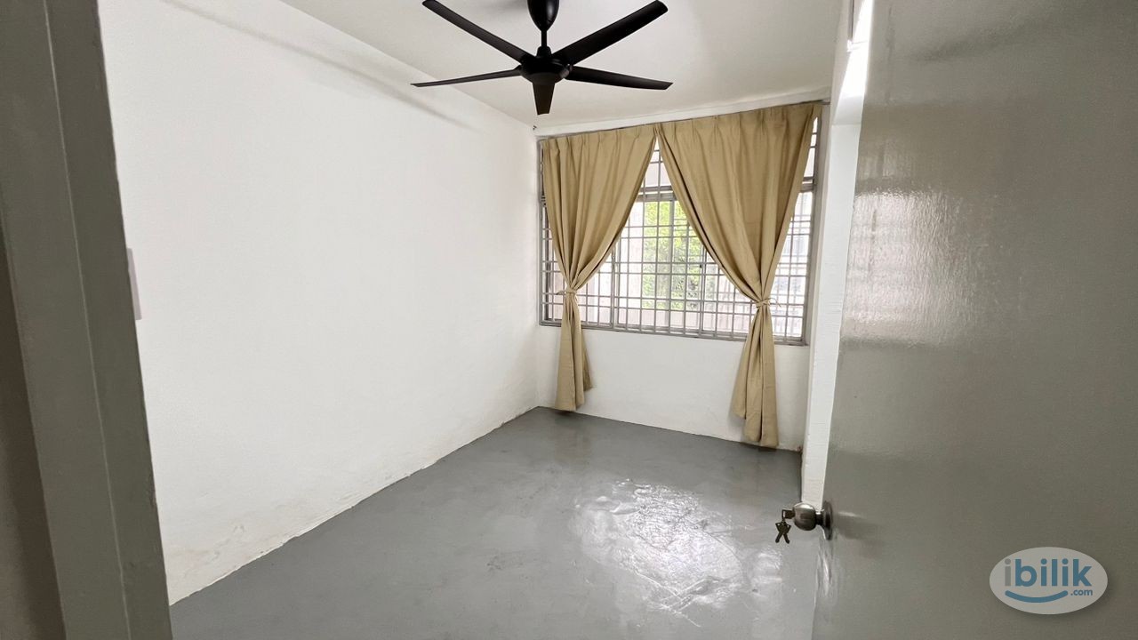 Muslim Male ROOM FOR RENT AT PAYA TERUBONG 🏡 - Image 1