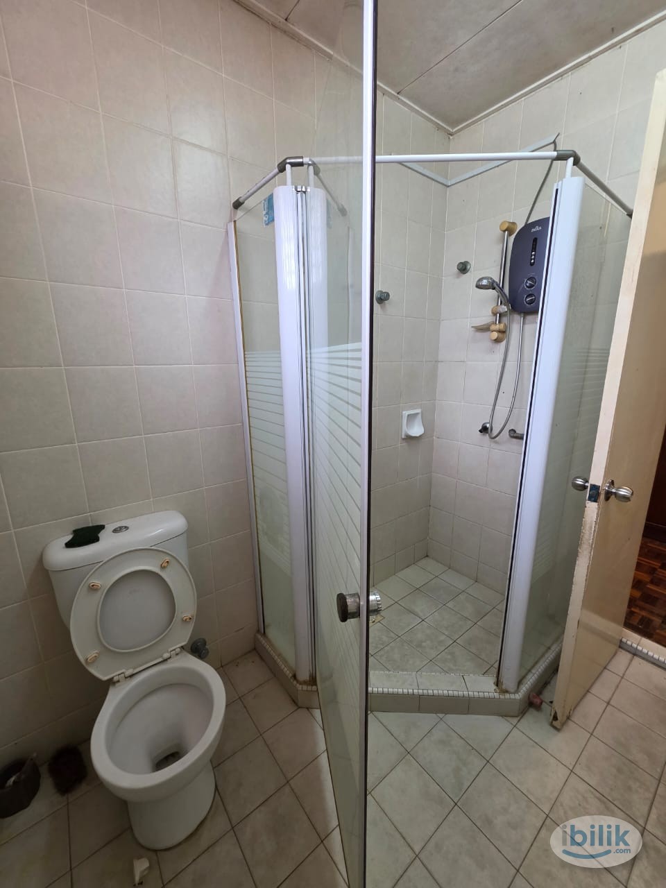 KOTA DAMANSARA, MASTER ROOM TO RENT, ZERO DEPOSIT - Image 1