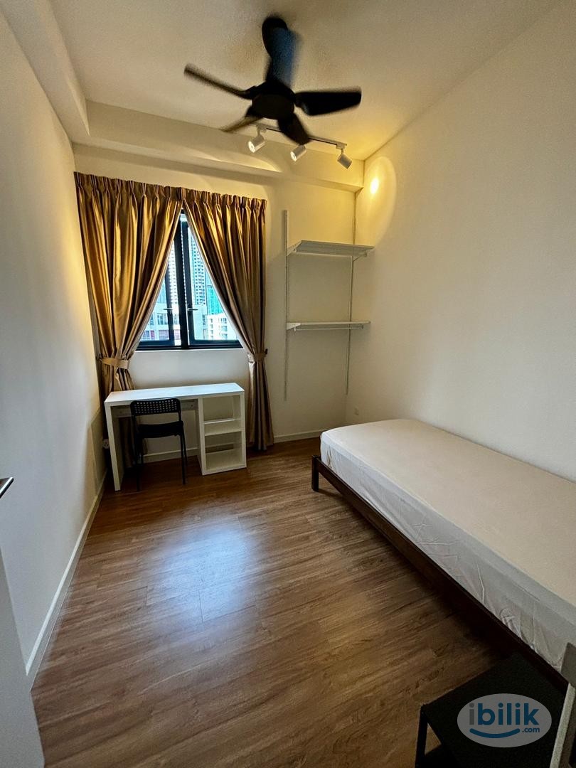 Middle Room at Sunway Avila Residences, Taman Sri Rampai - Image 1