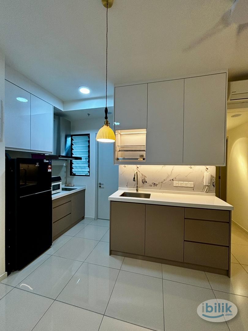Middle Room at Sunway Avila Residences, Taman Sri Rampai - Image 3