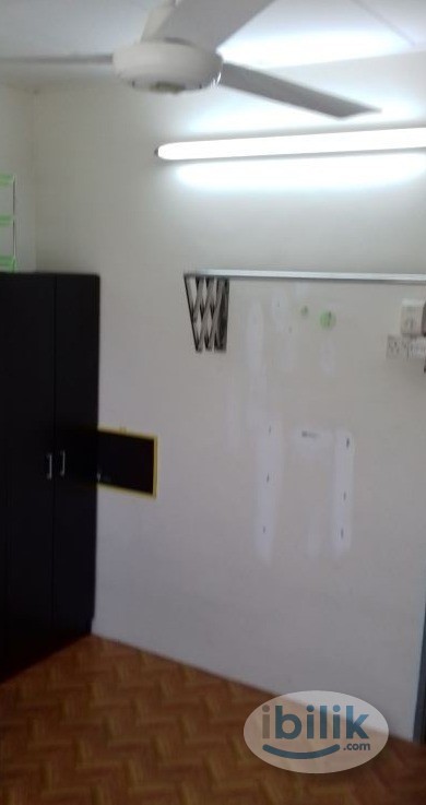 Single Large Room at Garden Avenue, Seremban 2 - Image 1
