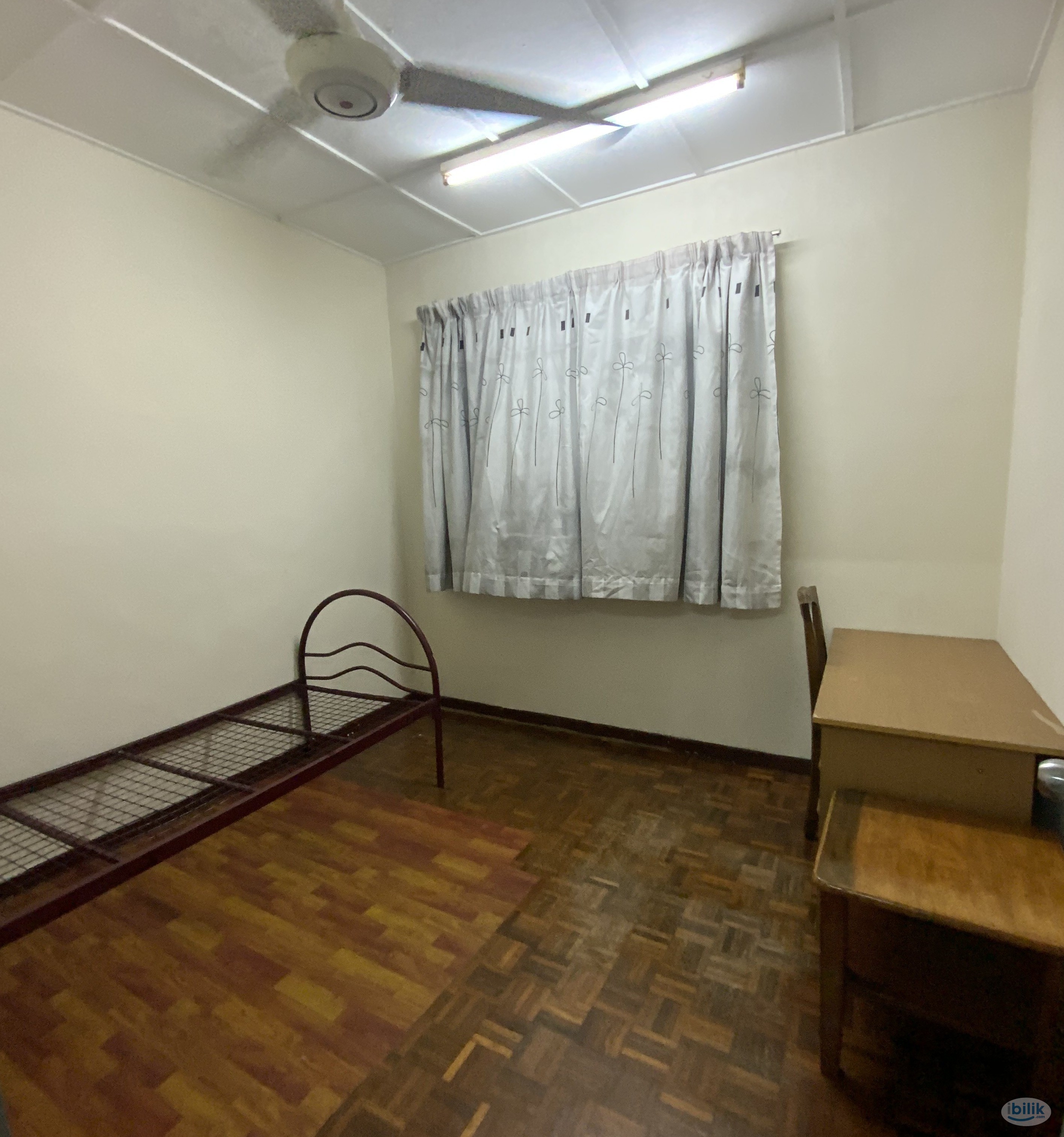 Middle Room at Kelana Jaya, Petaling Jaya - Image 1