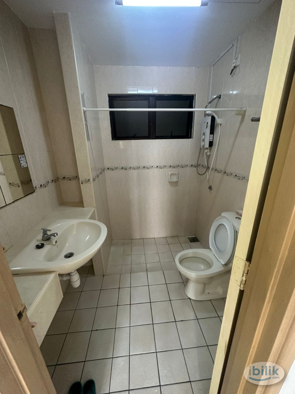 Master Room for Female at Pelangi Utama Condominium, Bandar Utama - Image 4