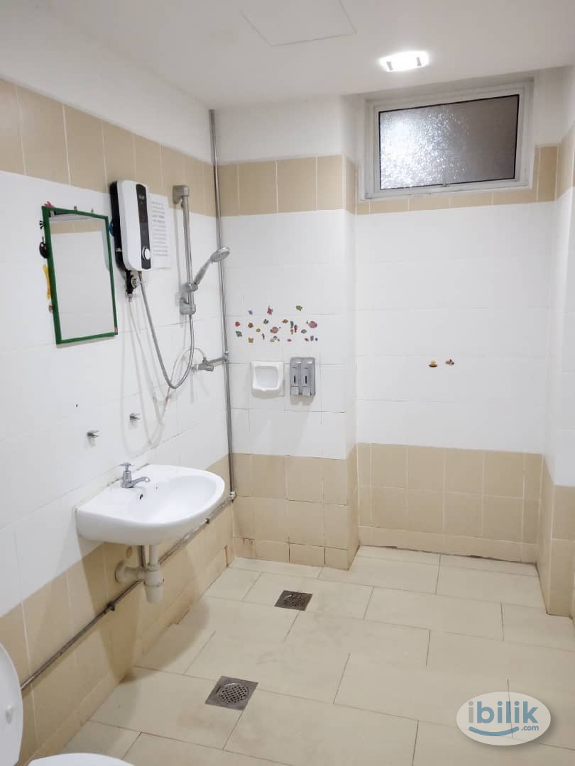 Master Room at Bayan Baru, Penang - Image 3