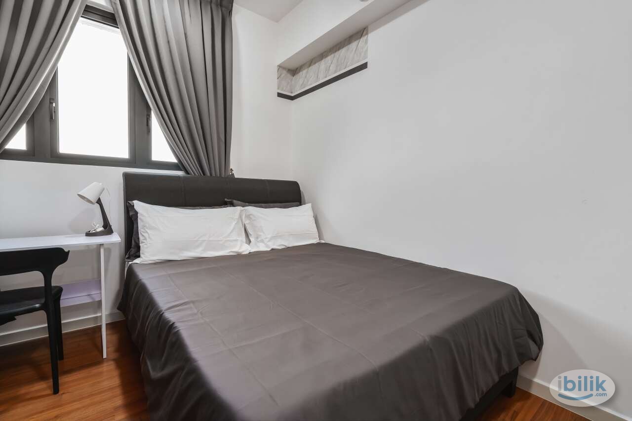 Fully furnished middle room, queen bed, inc utility. - Image 3
