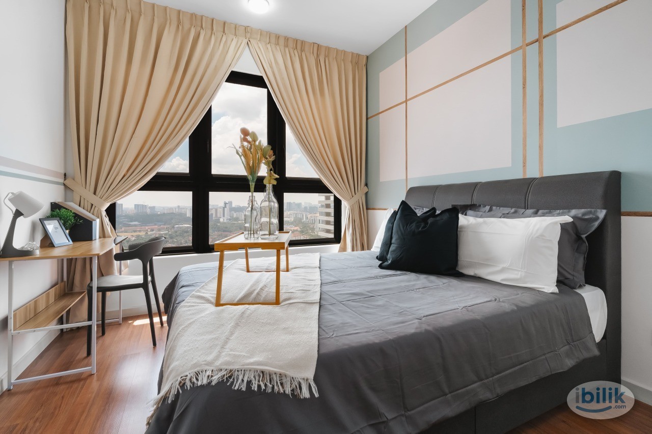 Near train, privacy, attached toilet, fully furnished - Image 1