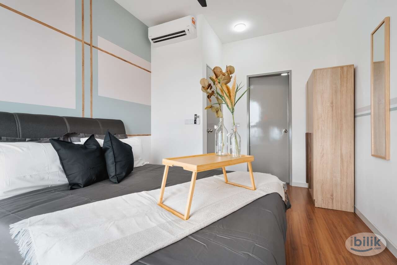 Near train, privacy, attached toilet, fully furnished - Image 2