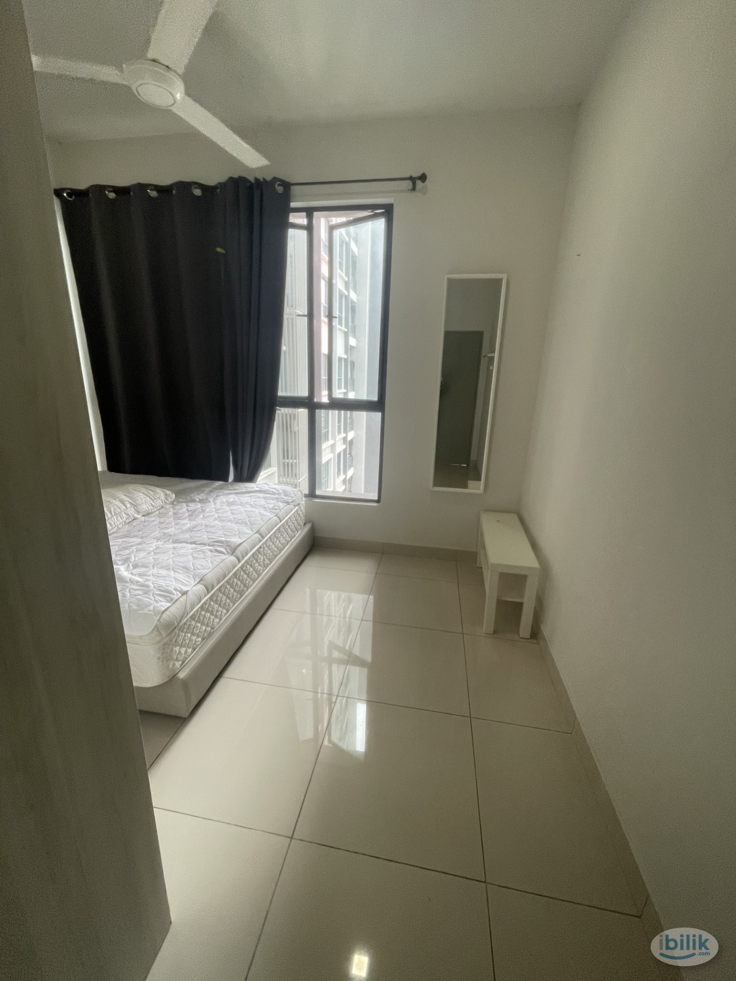 Middle Room at LakePark Residence, Selayang - Image 1