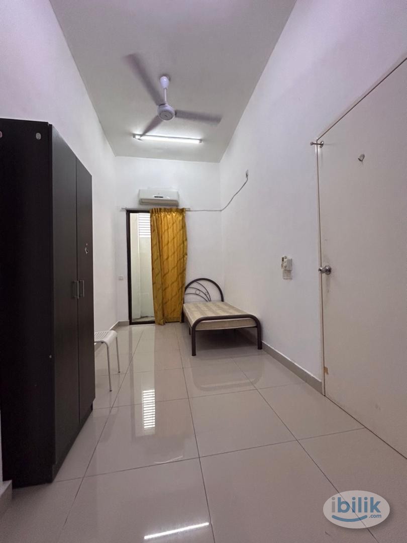 Middle Room at Setia Alam, Shah Alam - Image 1