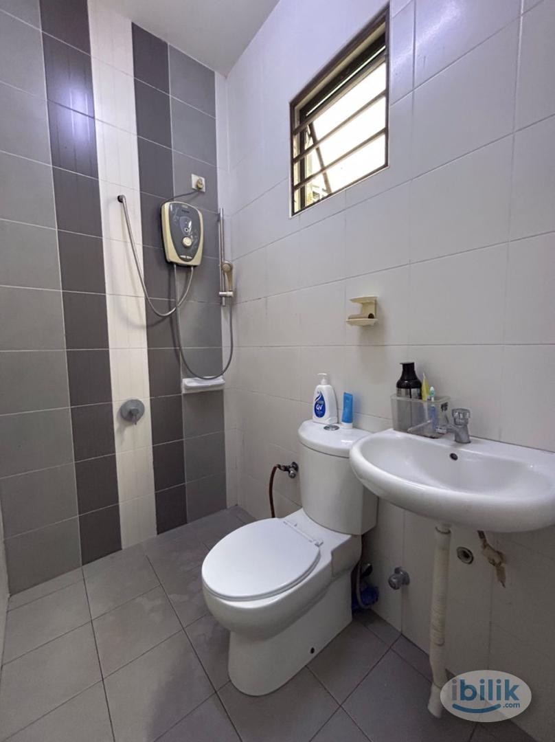 Middle Room at Setia Impian, 4mins to Lotus 7mins to Setia City Mall - Image 2