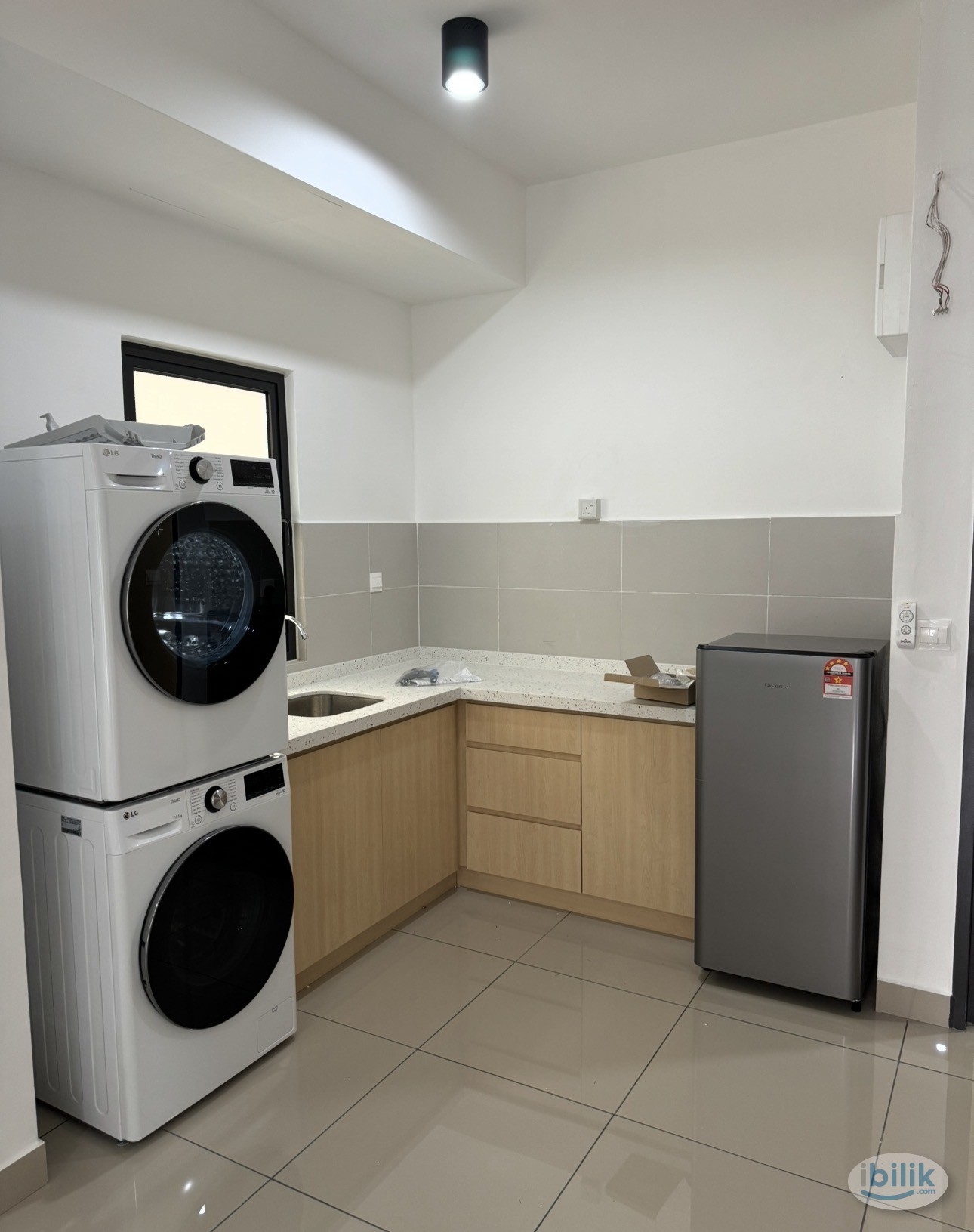 Single Room at M Oscar Residence, Bandar Baru Sri Petaling - Image 5