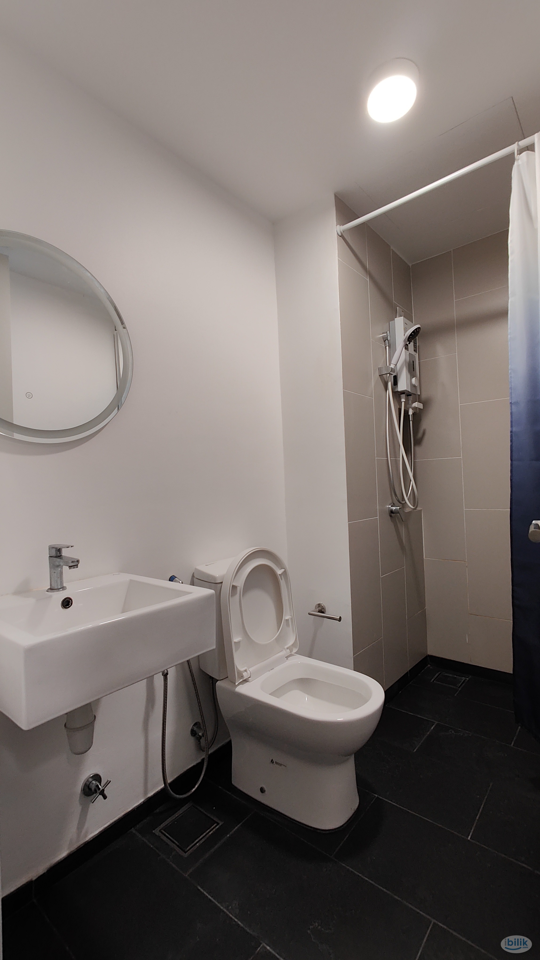 Middle Room at UNA Serviced Apartment, Cheras - Image 1
