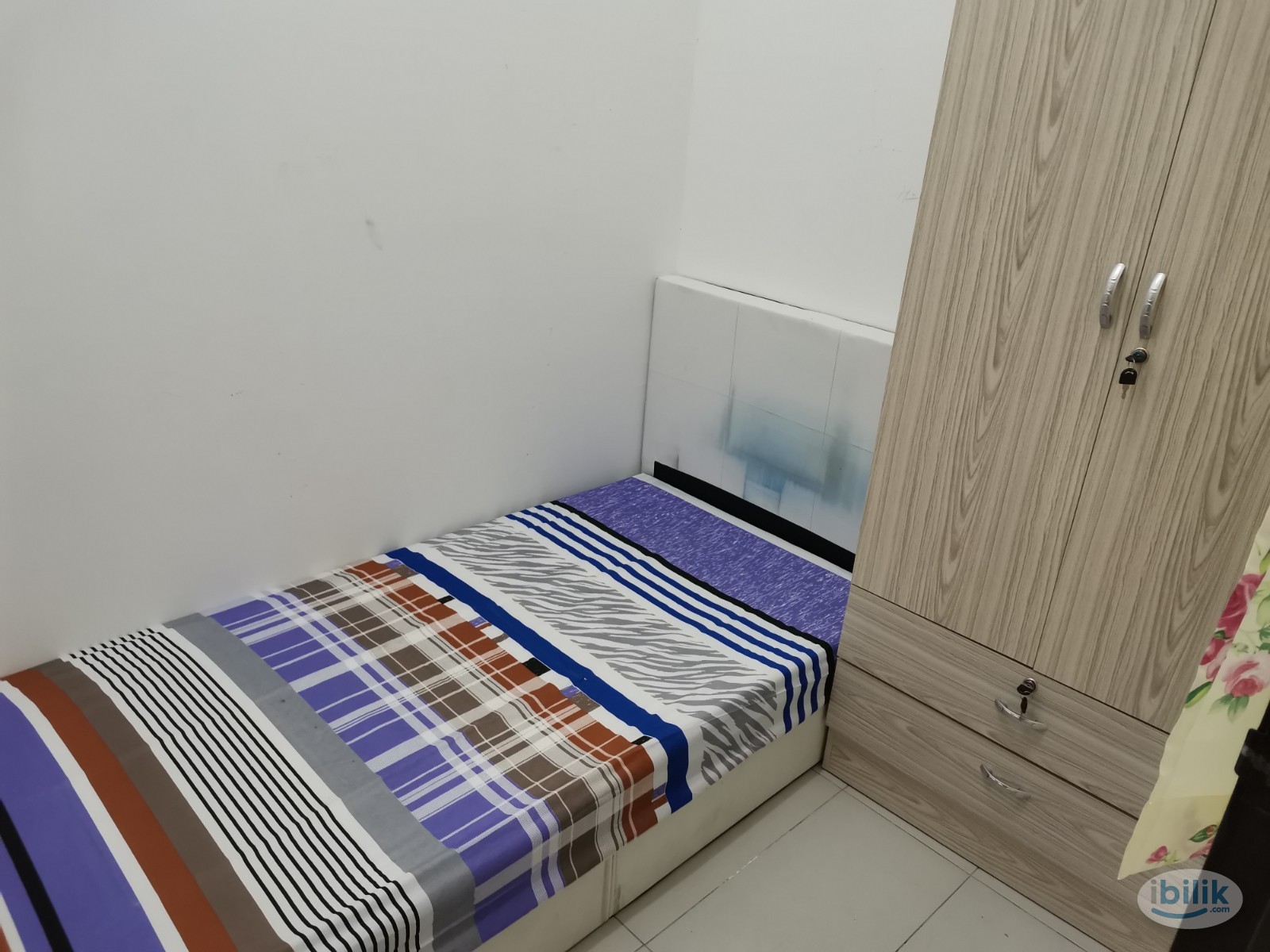 Platinum 3 Furnished No Aircond Single room include utilities share bathroom MIX GENDER - Image 2