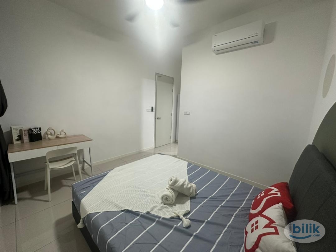 Nadayu 801 Master room Female Unit @ Fully furnished - Image 1