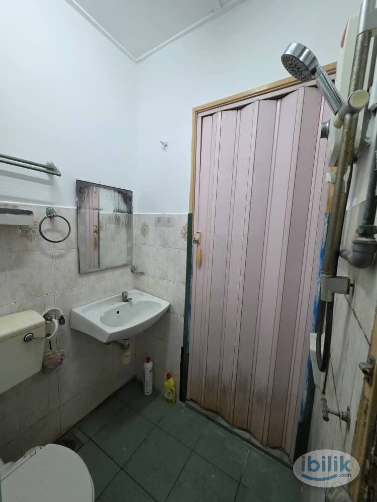 LIMITED TIME OFFER & Zero Deposit‼️ Master Room attach AirCond and Free WiFi 🏡Tmn Wawasan Puchong‼️ - Image 5