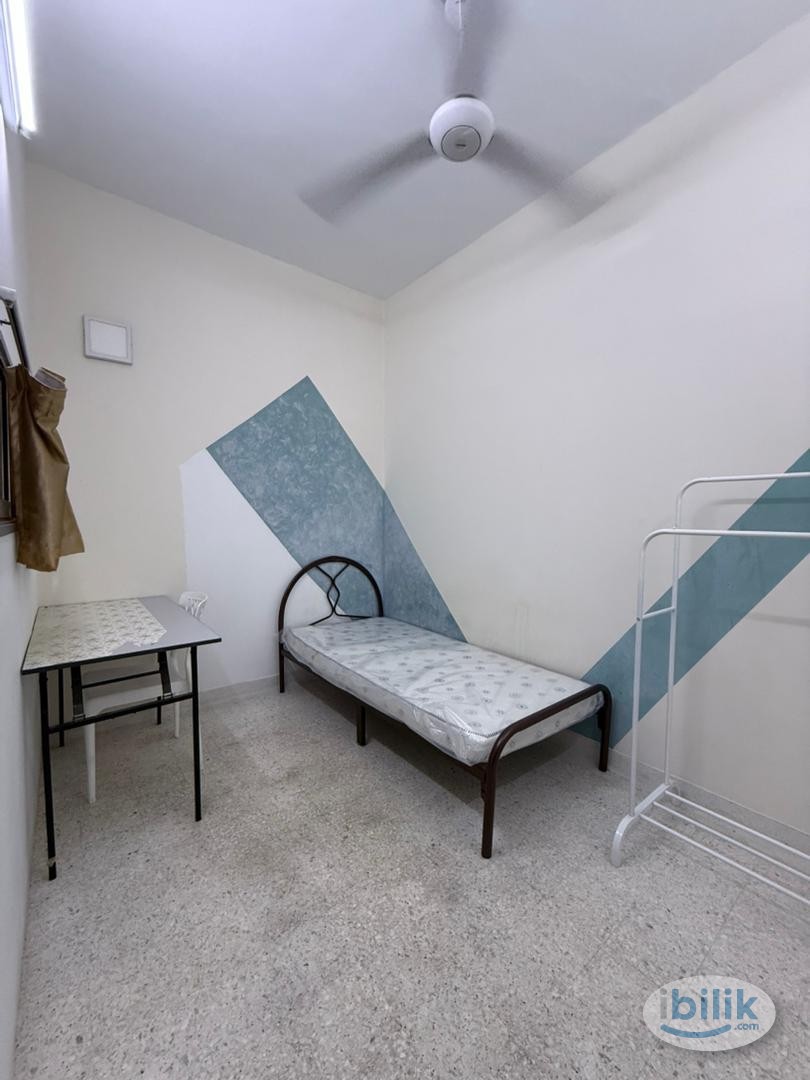 HOT OFFER 2025 & Zero Deposit📍 Middle Room at Bilik Sewa near Kelana Jaya (KJ24) 🚂Free Wifi & Electricity 🔥 - Image 1