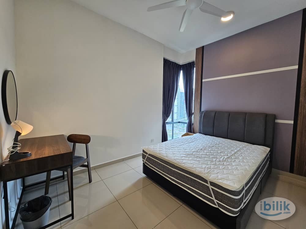 Middle Room at Marina Residence - Image 2