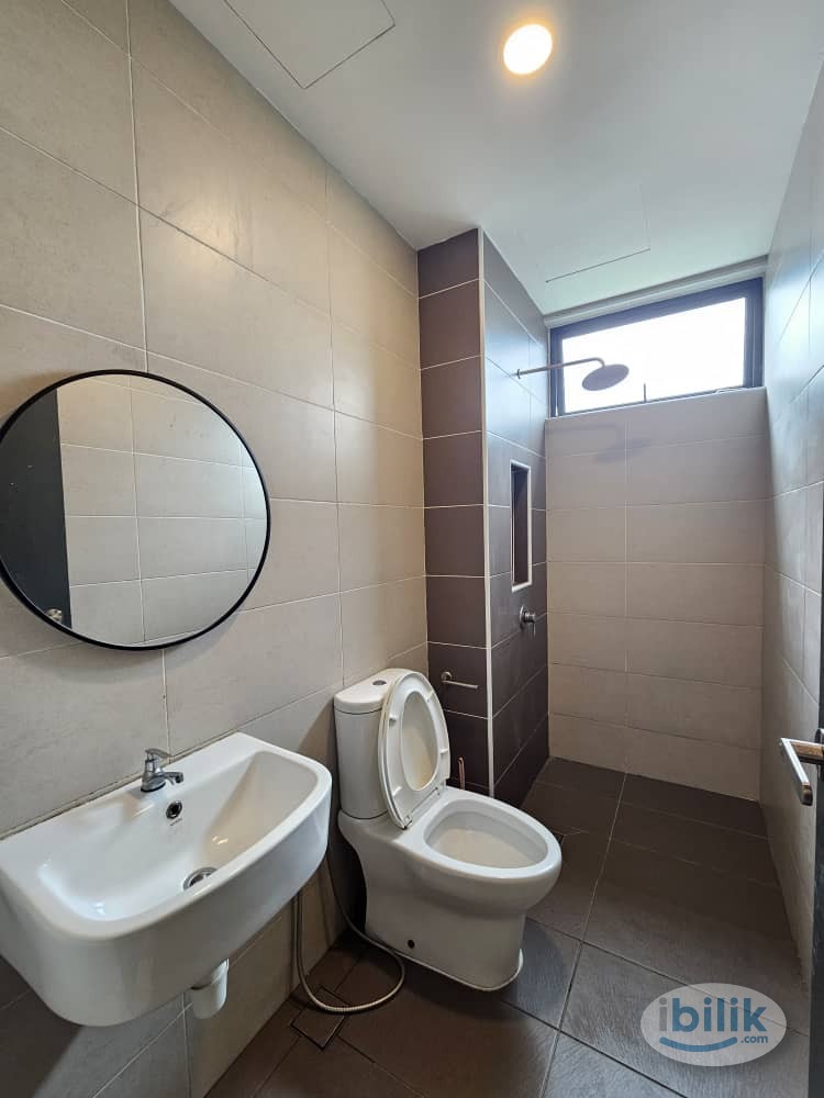 Balcony room at Marina Residence - Image 4