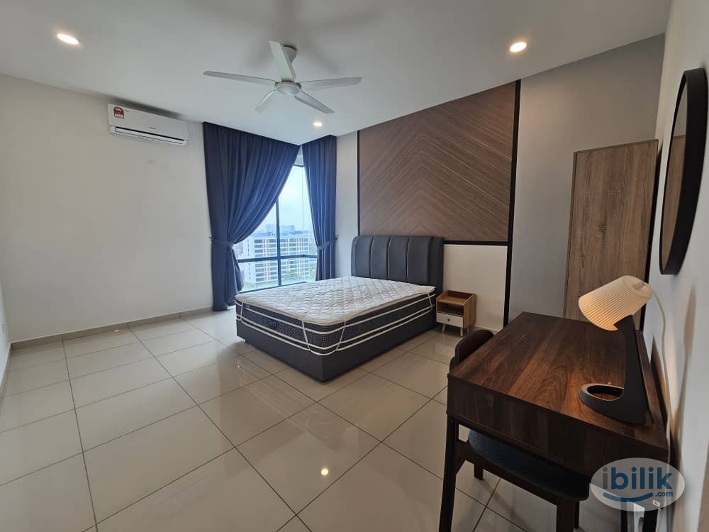 Master Room at Marina Residence - Image 2