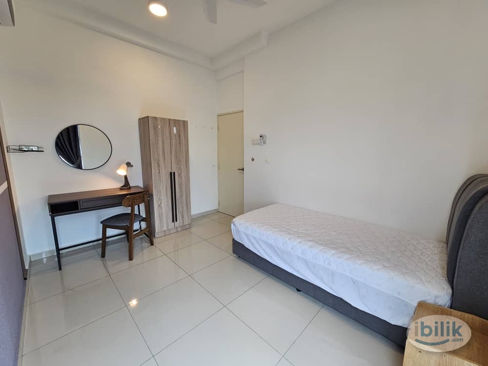 Single Room at Marina Residence - Image 1