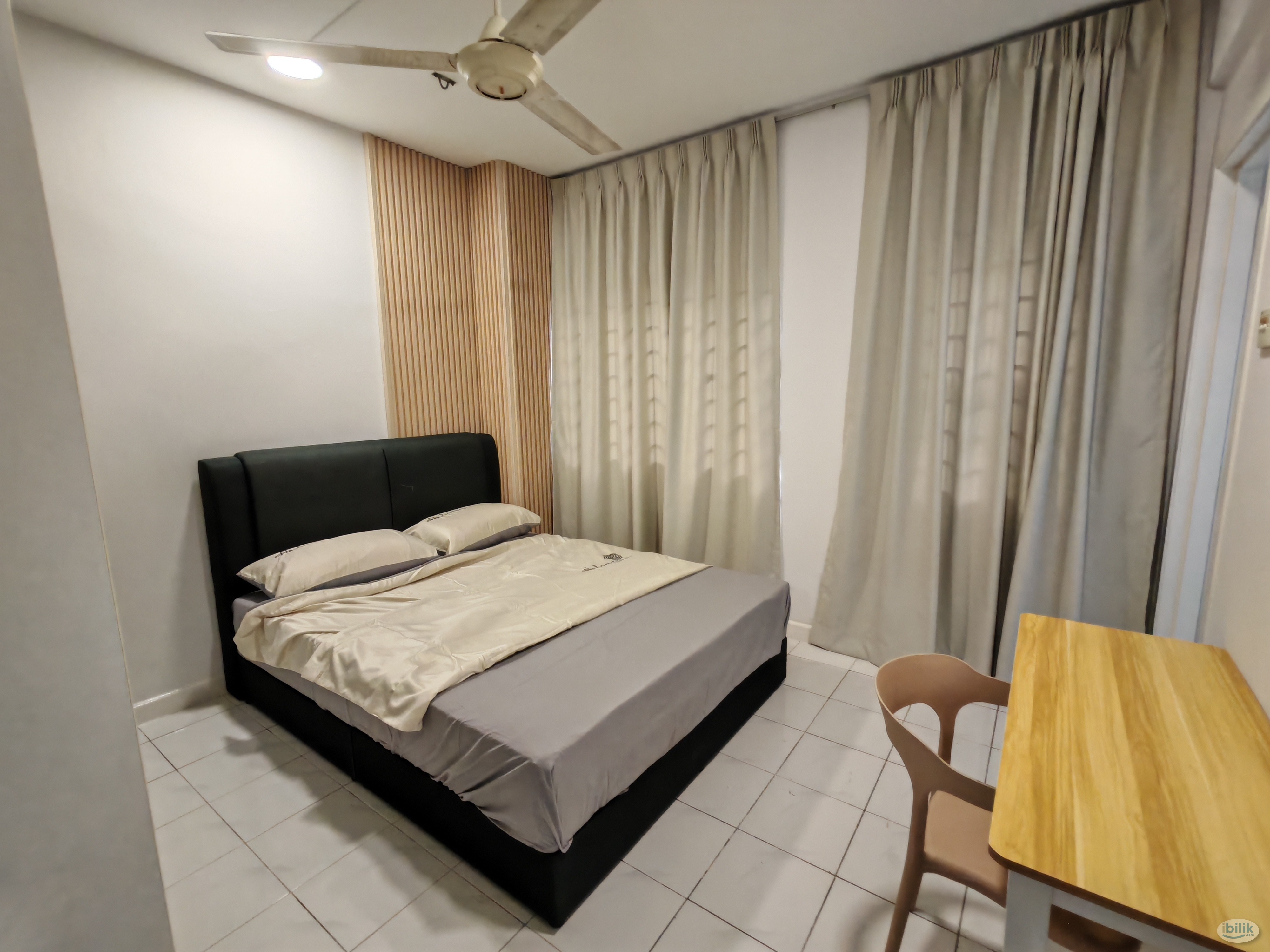 🏠Master Bedroom D'aman Crimson at Ara Damansara🏠-Free WiFi 🌐🚄Walking to LRT🚄 - Image 1