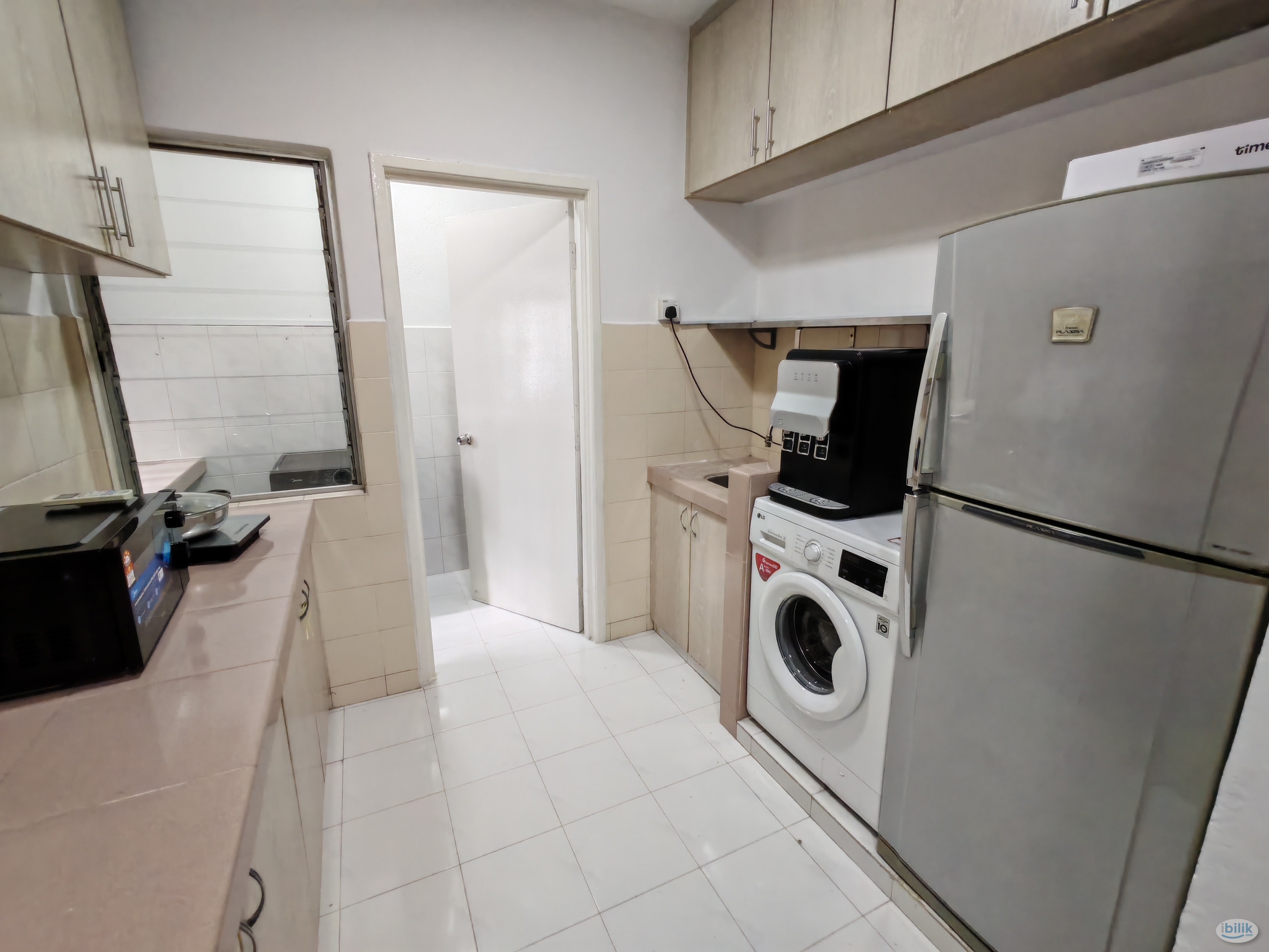 🏠Master Bedroom D'aman Crimson at Ara Damansara🏠-Free WiFi 🌐🚄Walking to LRT🚄 - Image 3