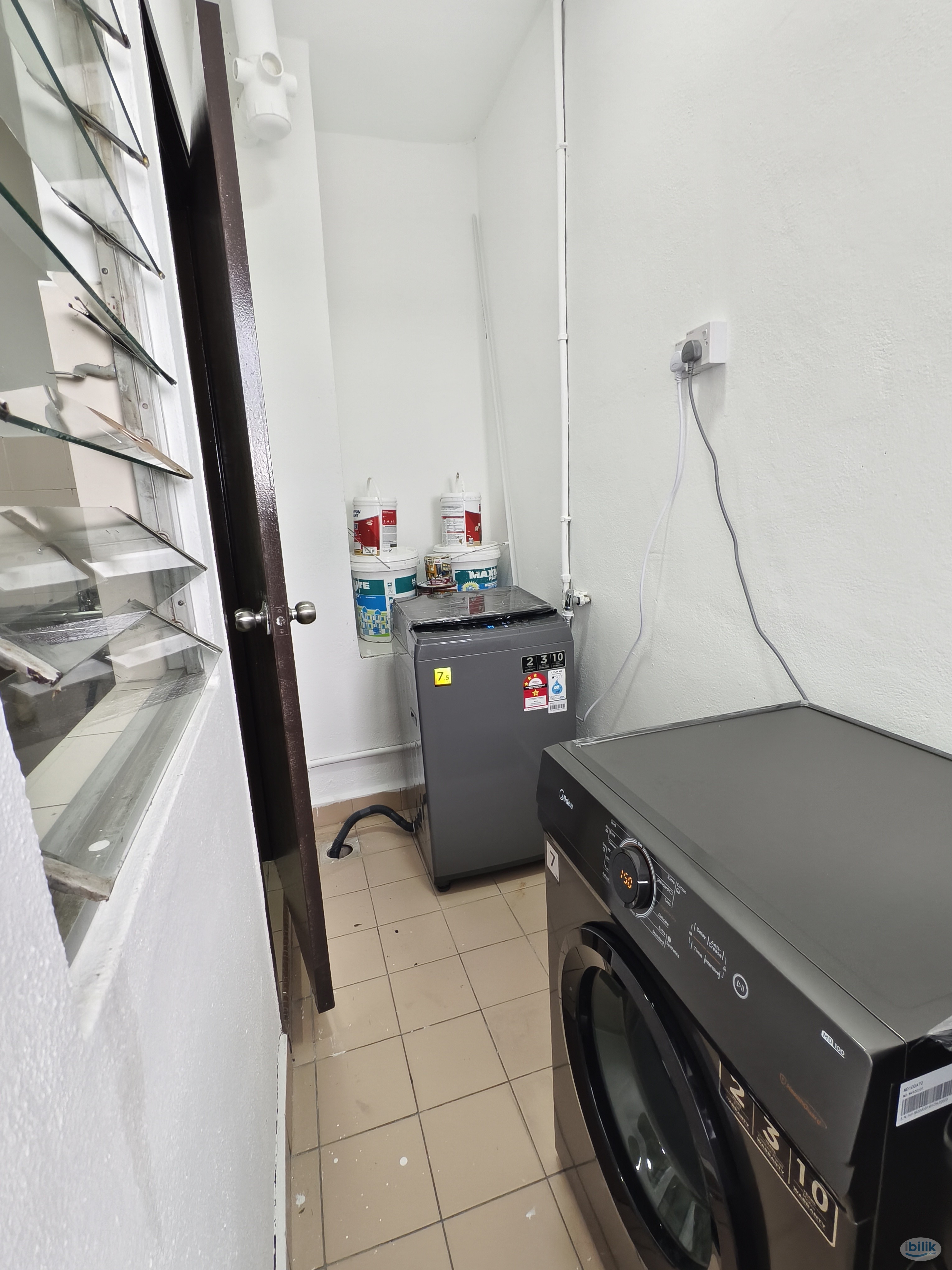 🏠Single Room Full Furnish D'aman Crimson at Ara Damansara🏠-Free WiFi 🌐🚄Walking to LRT( Lembah Subang)🚄 - Image 4