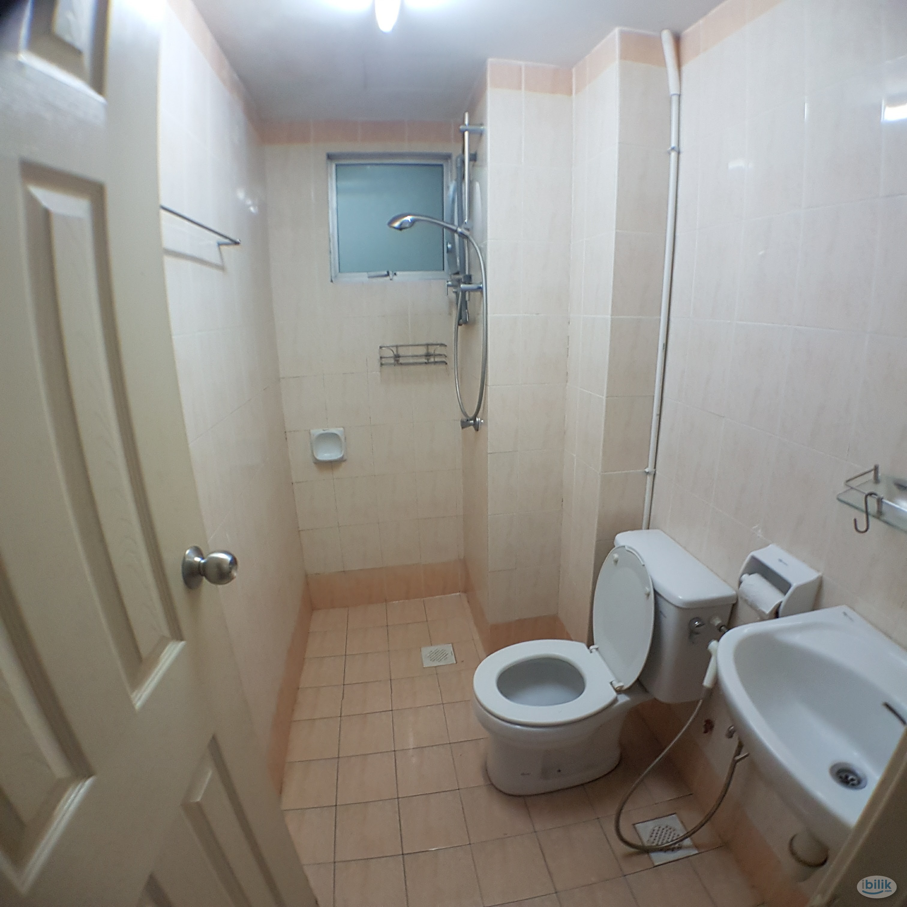 [NEAR KTM] Male Unit, Medium Room, Suriamas Condo, near Pyramid, NPE, Federal - Image 2