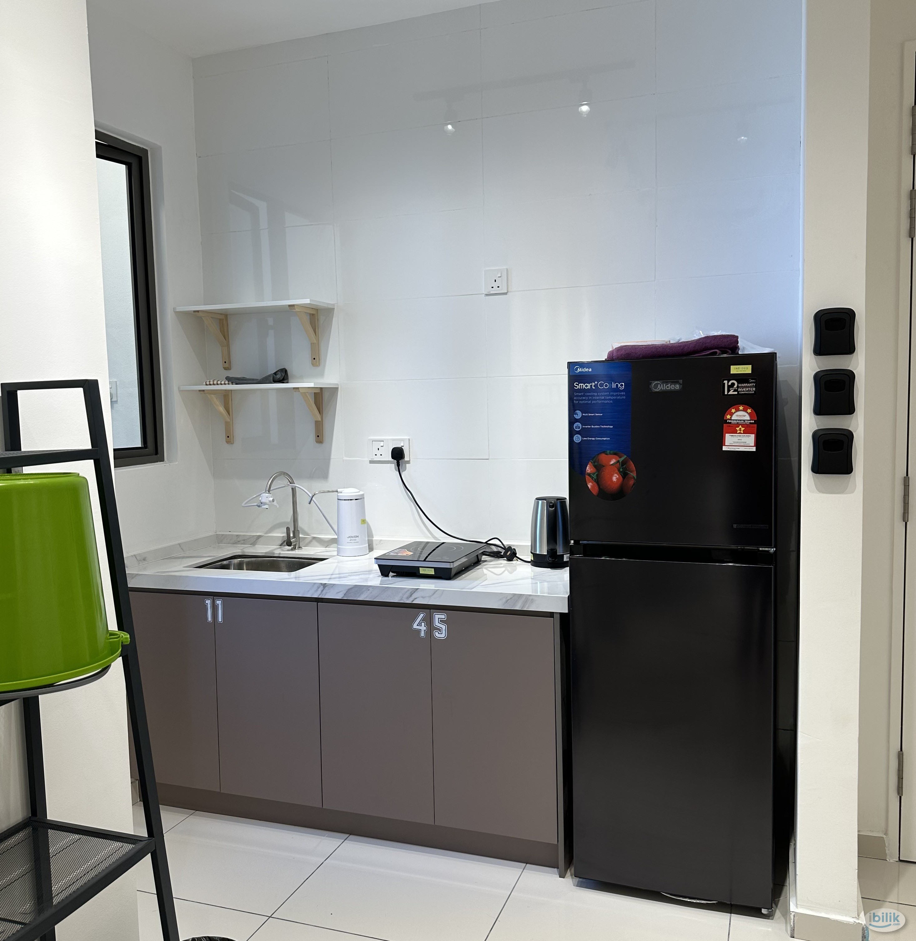 Middle Room at Kenwingston Platz, Setapak - Image 3