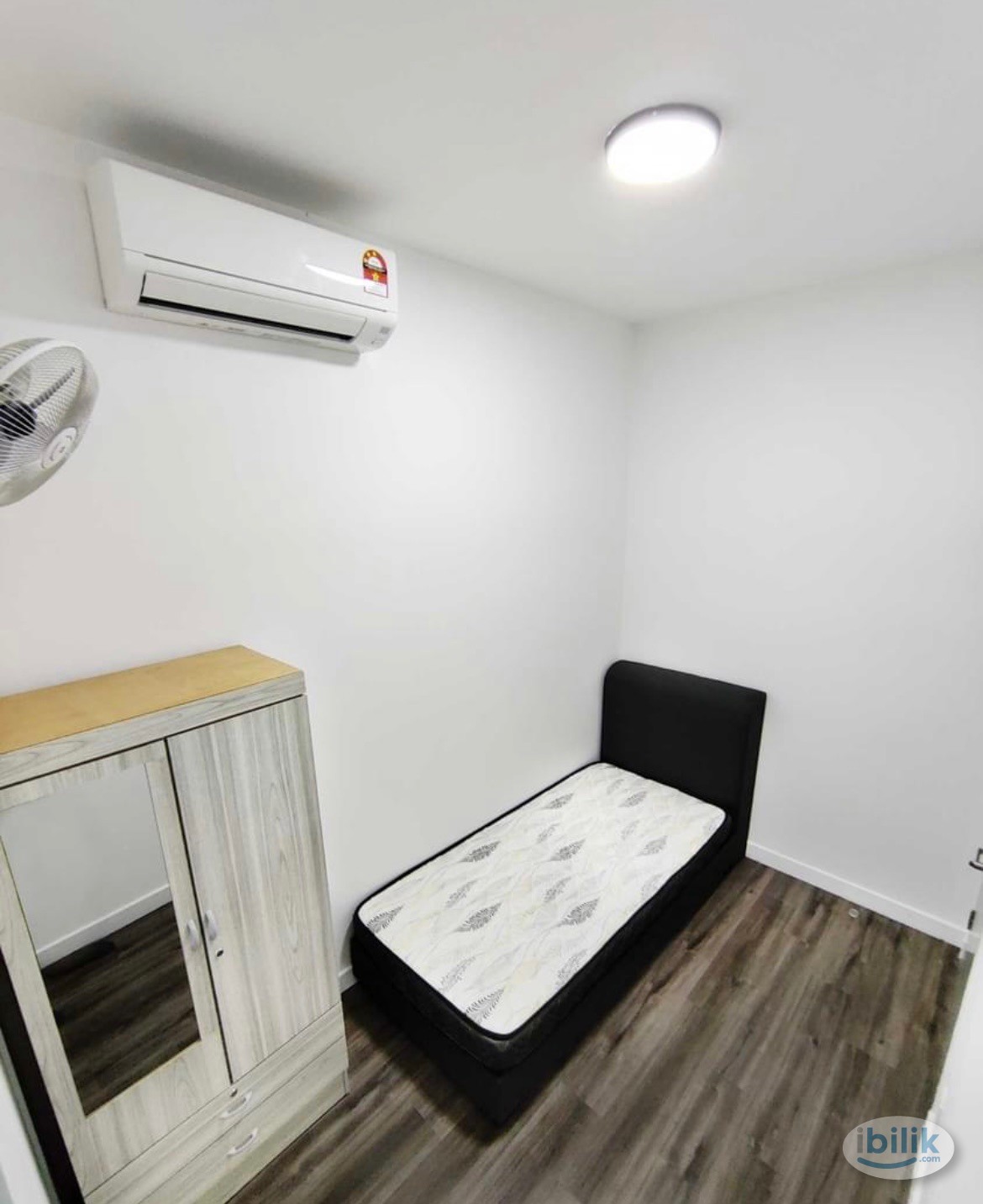 Cozy Single Room For Rent in Urbano Utropolis Paramount UOW - Image 3