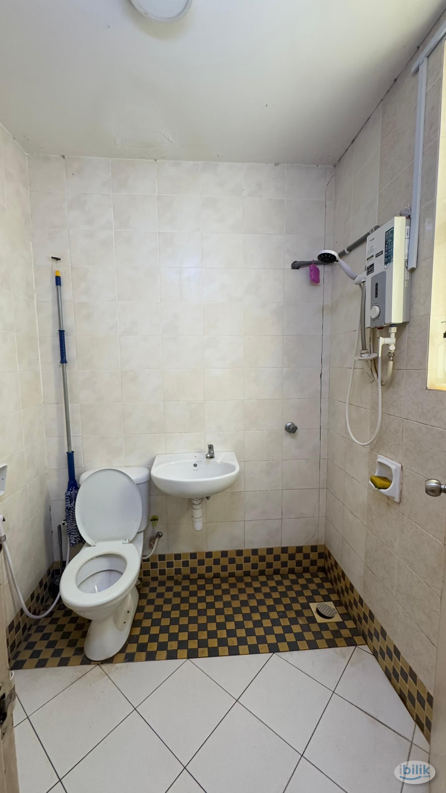 Looking for Housemate 🧑‍🤝‍🧑 0 Deposits Room at Shah Alam 🏡💸 - Image 5