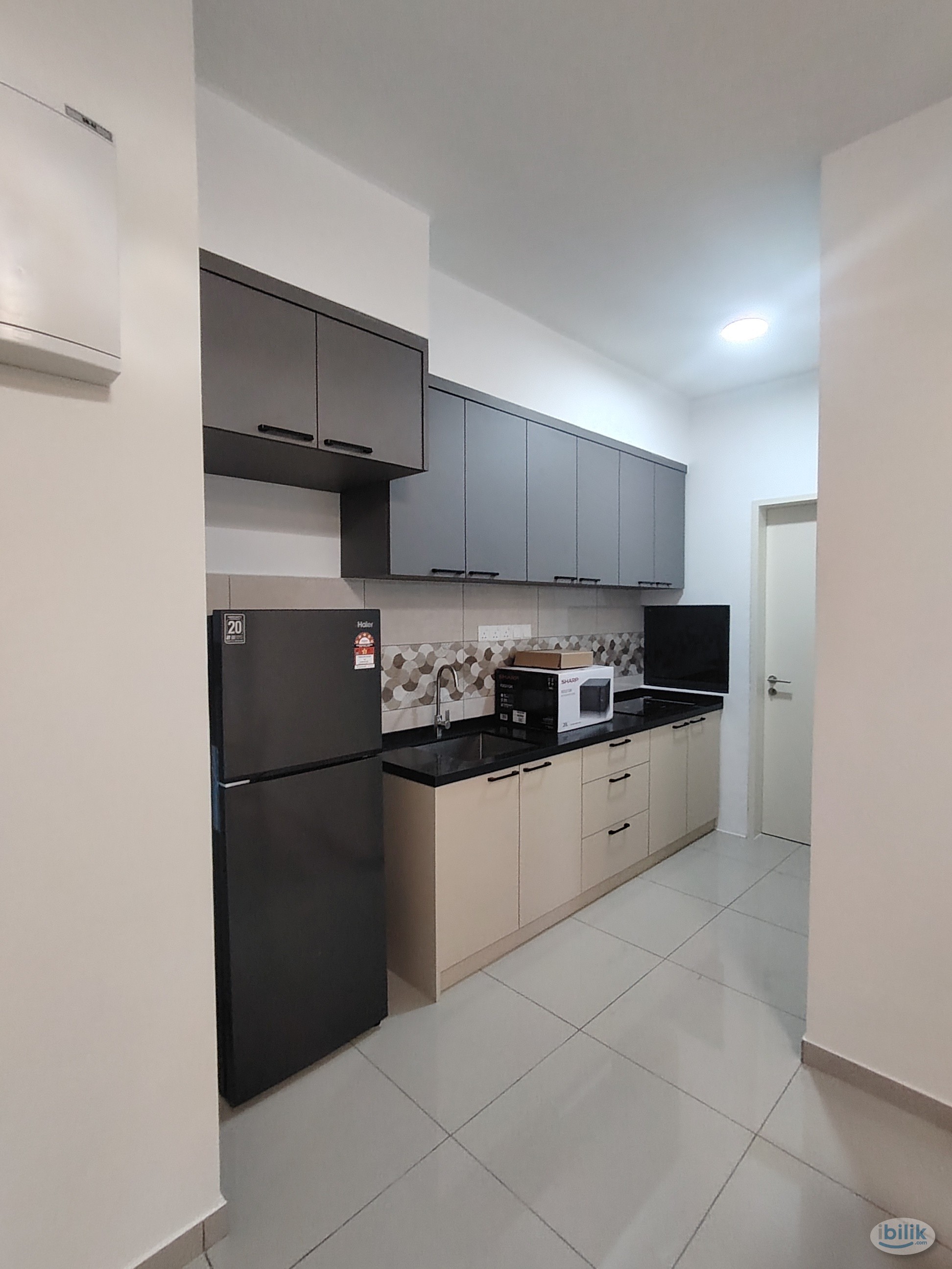 Master Room at Damansara Perdana, Petaling Jaya - Image 4