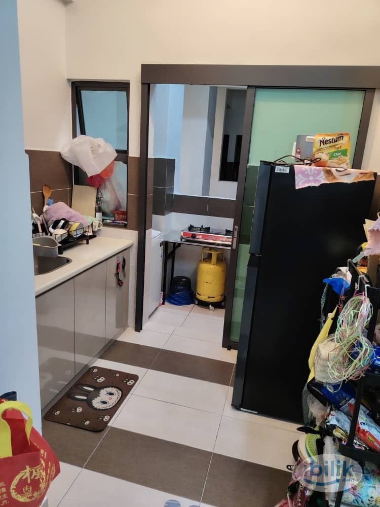 Middle Room - Image 2