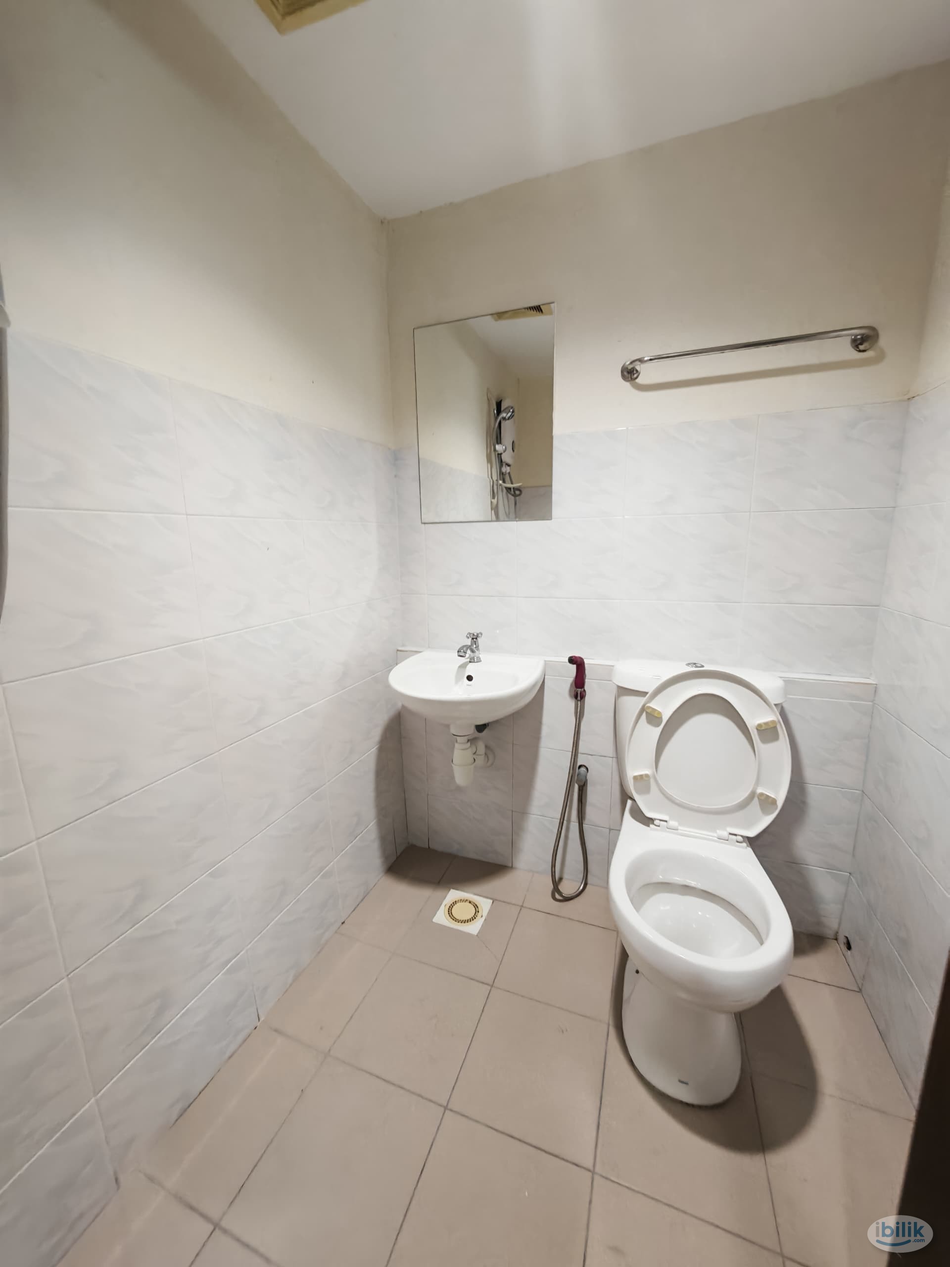 Private Bathroom in Kajang📌⚠️, 0 deposit🔥 8 min walk to Mrt stadium Kajang 🚎🚶 - Image 1