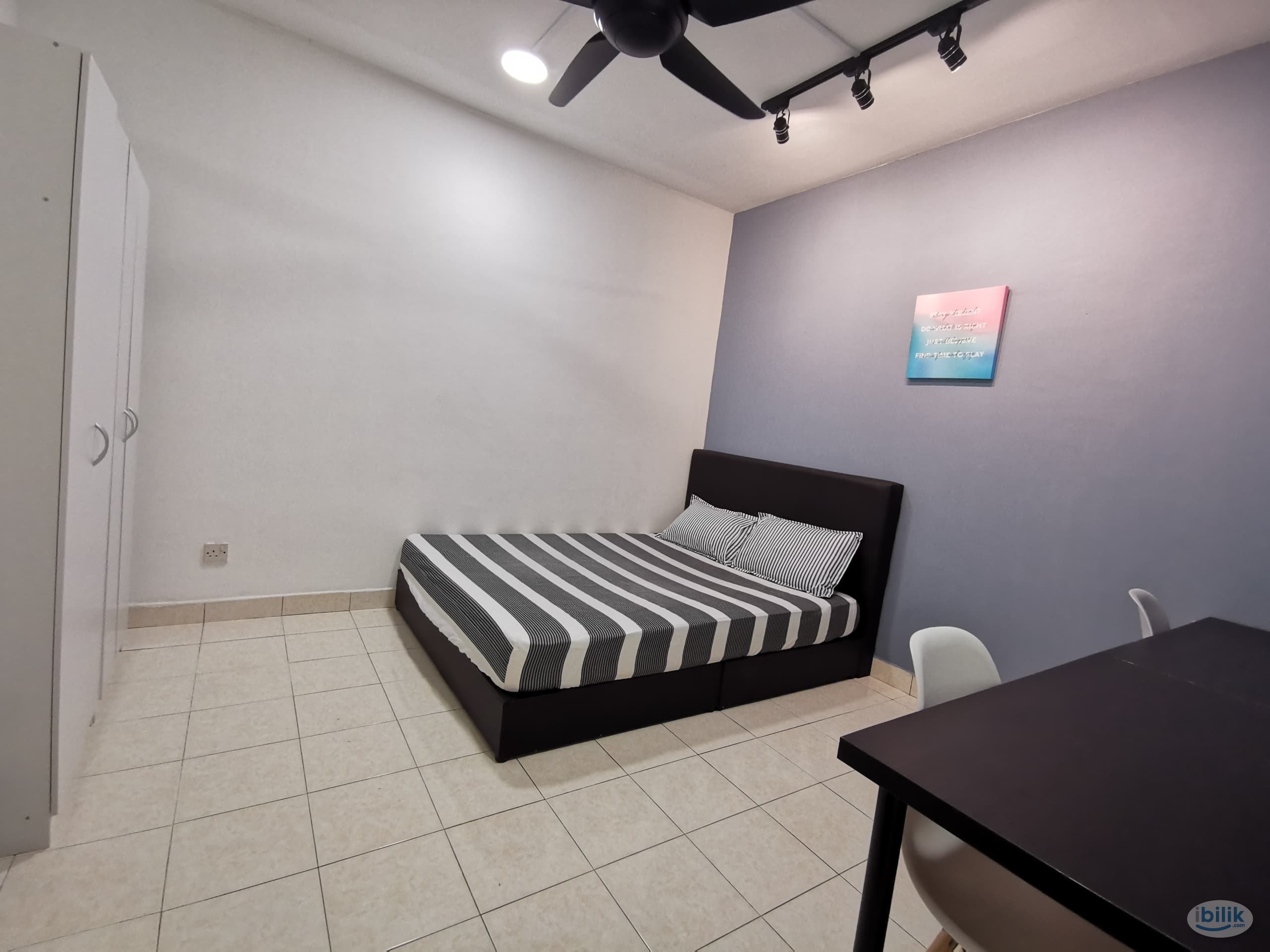 Exclusive Fully Furnished Medium Room with queen bed @ Palm Spring, Kota Damansara - Image 1