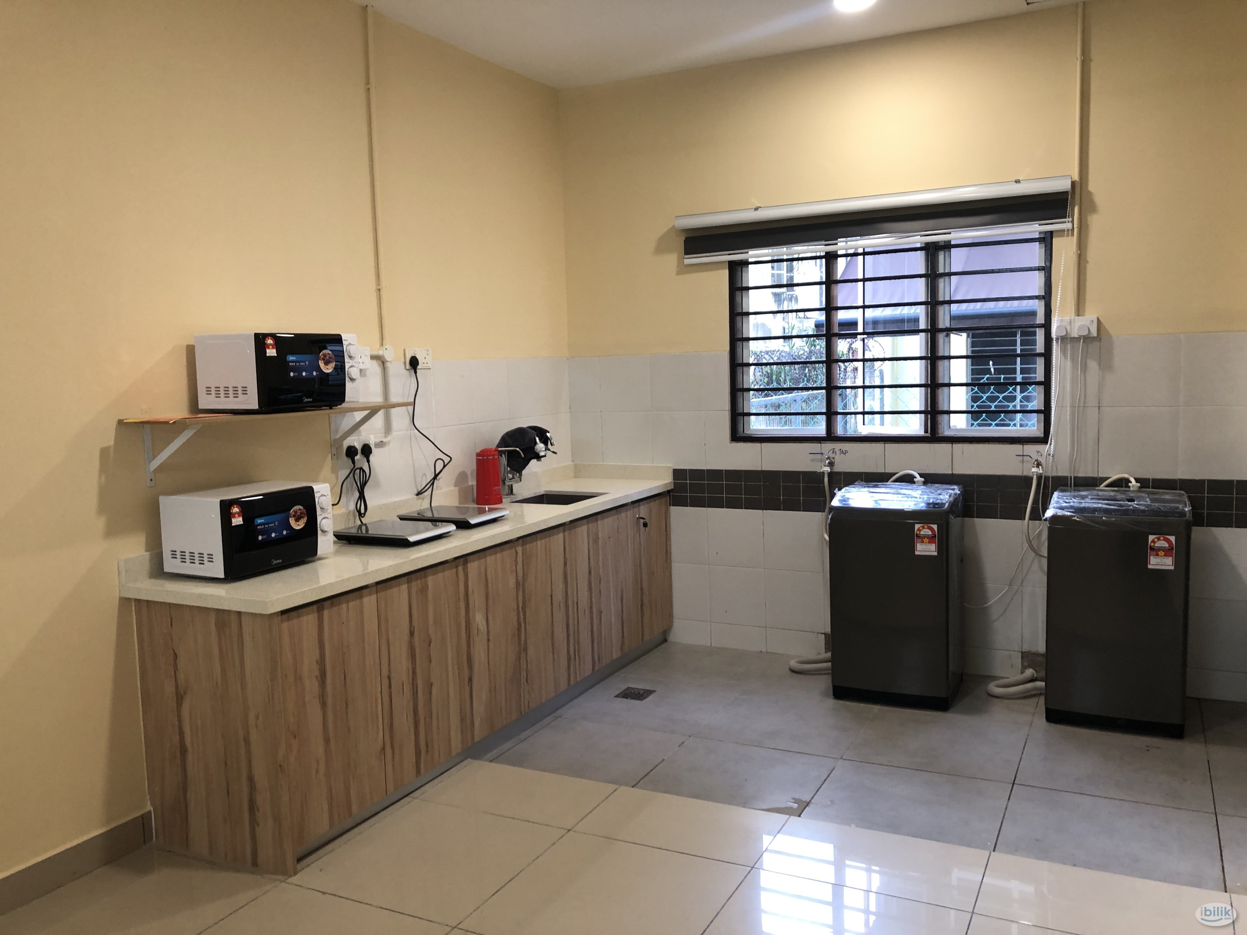 ⭐️ Single Room Fully Furnished @ SUBANG 2 Landed,5 mins to Help Uni, Special Promotion, New Aircond Wardrobe Table Chair - Image 2
